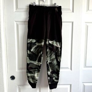 Nike THERMA-FIT Camo Sweatpants Joggers - Small